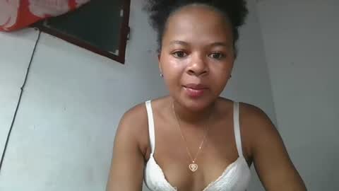 Snapshot of ornellahhh chatting on October 11, 9:18 pm ornellahhh online show from October 11, 9:18 pm