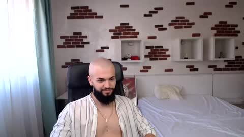 OscarWills online show from May 24, 5:58 am