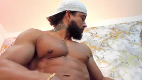 Snapshot of osher_cox chatting on February 16, 11:05 pm osher_cox online show from February 16, 11:05 pm