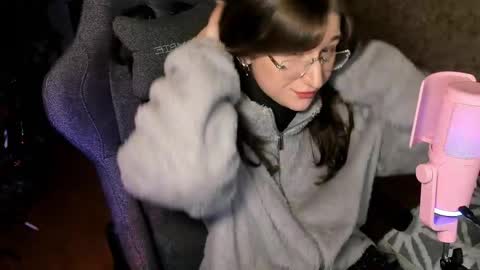 Leliana online show from June 1, 4:08 pm
