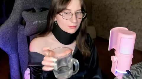 Leliana online show from June 2, 5:26 pm