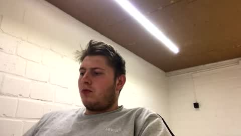 outflayd online show from March 3, 11:01 pm