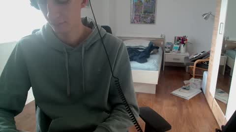 Snapshot of overkneebabe chatting on December 6, 9:05 am OverkneeBabe online show from December 6, 9:05 am