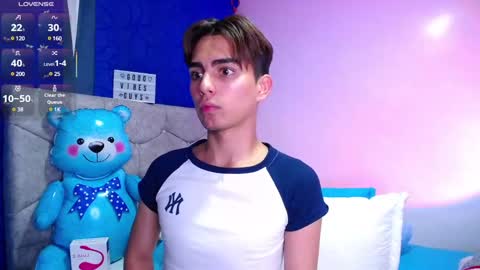 Owen  Independent model  online show from March 10, 4:14 pm