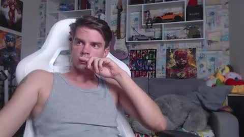 Snapshot of oxmikexo chatting on September 10, 1:34 pm Mike online show from September 10, 1:34 pm