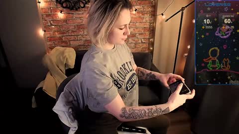 Snapshot of ozalin_green chatting on February 3, 8:46 am ozalin_green online show from February 3, 8:46 am
