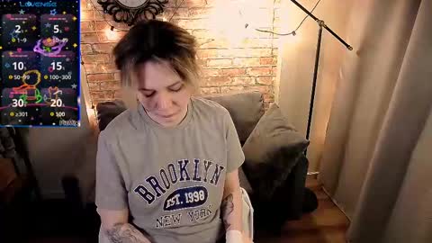 Snapshot of ozalin_green chatting on February 16, 8:32 am ozalin_green online show from February 16, 8:32 am