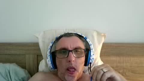 Brian online show from October 26, 6:03 am