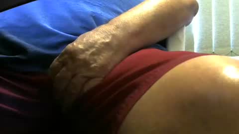 ozzienuts21153 online show from January 7, 9:03 am