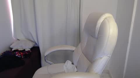 paiper online show from October 17, 6:34 pm