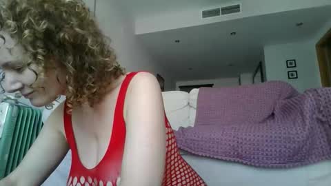 Snapshot of palaustudio chatting on October 6, 7:59 am Merce online show from October 6, 7:59 am