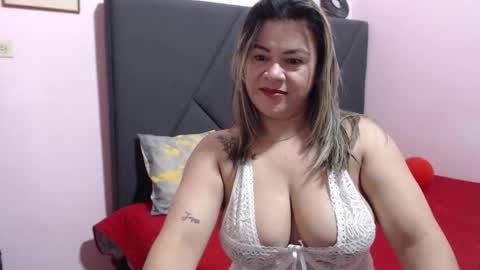Snapshot of pamela_echeverria chatting on October 6, 10:22 am pamela_echeverria online show from October 6, 10:22 am
