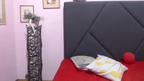Snapshot of pamela_echeverria chatting on September 12, 1:57 pm pamela_echeverria online show from September 12, 1:57 pm