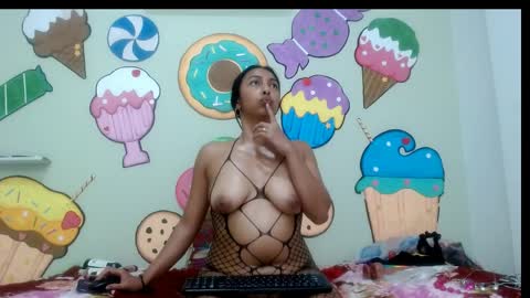 pamelaskiny20 online show from April 7, 4:47 am