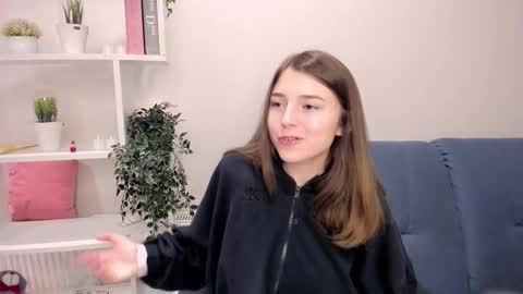 daniella online show from September 18, 6:45 pm