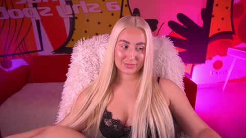 Lia online show from March 22, 3:05 pm