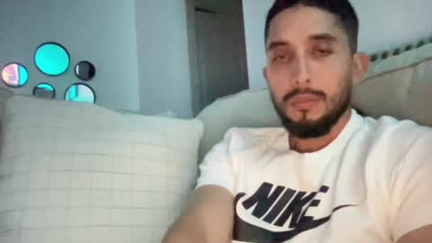 papicubano_guapo23cm online show from July 11, 3:44 am