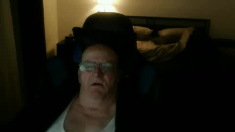 papilly online show from April 26, 3:48 am