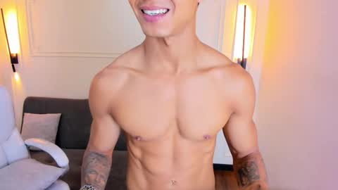 Ryan And Casper online show from January 6, 6:45 pm