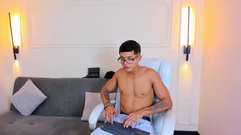 Ryan And Casper online show from January 8, 7:20 pm