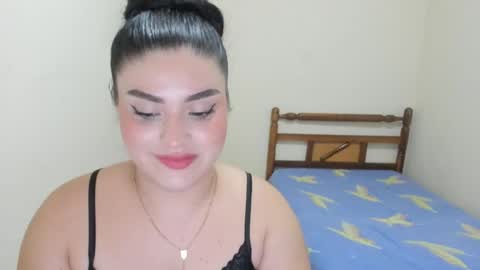 pareja_curiosa19 online show from May 8, 11:32 pm
