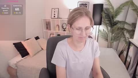 Paris online show from October 12, 8:10 pm