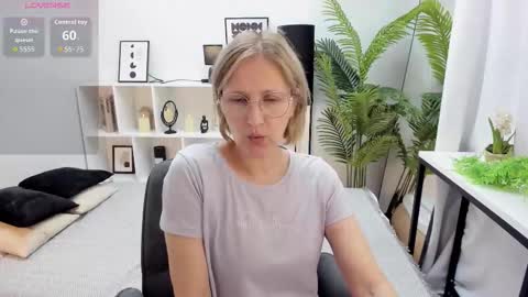 Paris online show from September 22, 7:51 pm