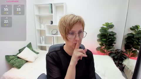 Paris online show from March 21, 6:01 pm