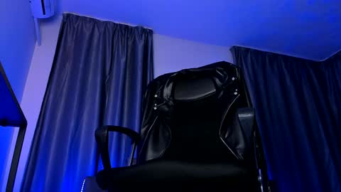 Snapshot of paris_lock chatting on February 7, 9:37 pm Paris online show from February 7, 9:37 pm