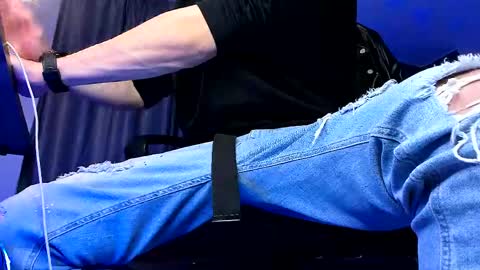 Paris online show from April 6, 2:42 am