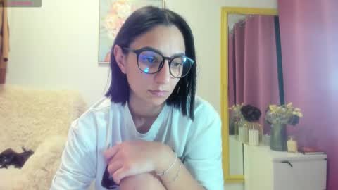 Paris online show from February 22, 7:16 pm