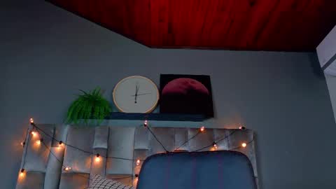 PARIS online show from March 2, 8:04 pm