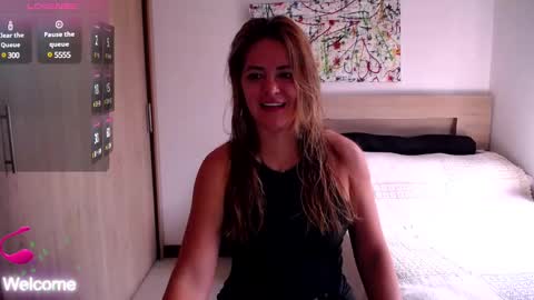 Snapshot of pariswlls chatting on February 10, 4:25 pm Paris online show from February 10, 4:25 pm