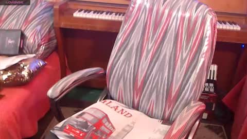 PatsyORose online show from February 18, 5:29 am