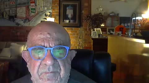 Snapshot of patvac chatting on October 13, 2:52 pm patvac online show from October 13, 2:52 pm