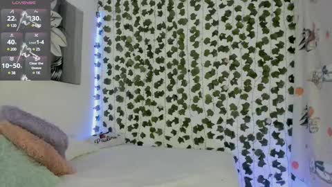 Snapshot of pau_delima__ chatting on February 25, 1:00 pm paulina online show from February 25, 1:00 pm