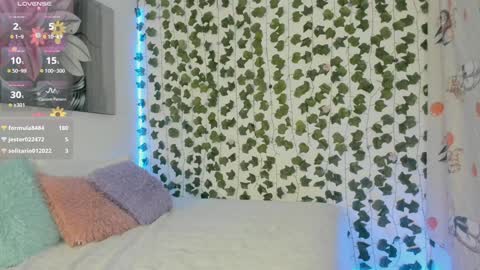 Snapshot of pau_delima__ chatting on January 27, 1:37 am paulina online show from January 27, 1:37 am