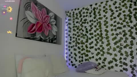 Snapshot of pau_delima__ chatting on February 17, 3:55 pm paulina online show from February 17, 3:55 pm