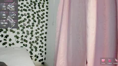 Snapshot of pau_delima__ chatting on March 9, 10:52 am paulina online show from March 9, 10:52 am