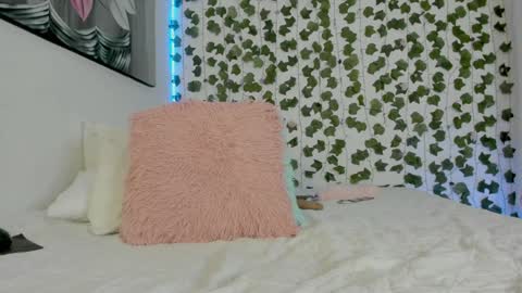 Snapshot of pau_delima__ chatting on February 5, 2:29 am paulina online show from February 5, 2:29 am