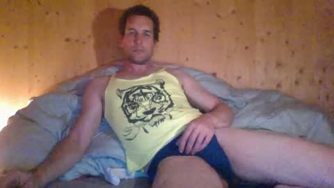 paueriwan online show from April 19, 8:00 pm