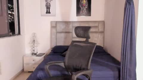 PAUL ROGER online show from September 30, 11:37 pm