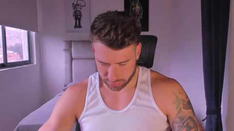 PAUL ROGER online show from March 12, 12:47 pm