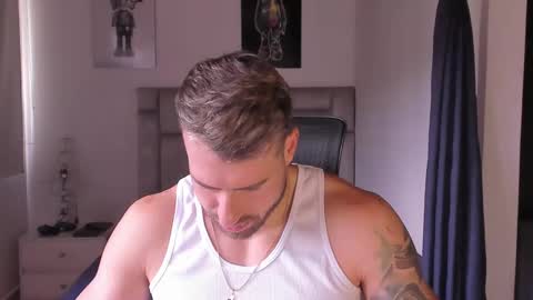 PAUL ROGER online show from September 29, 4:39 pm