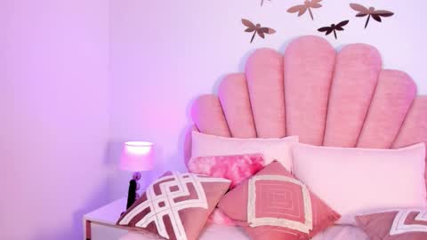 Paula   online show from November 25, 3:00 pm