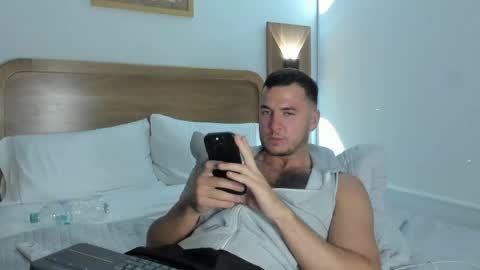 paulblack021 online show from May 6, 3:45 am