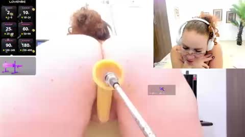 Paulina Davis  online show from September 23, 4:06 am