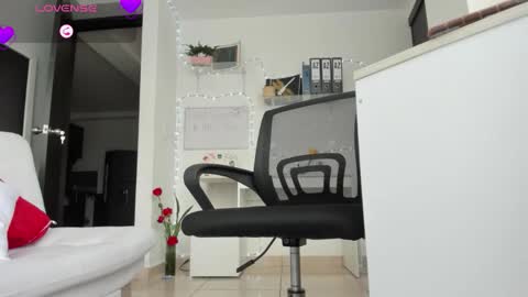 paulina online show from April 14, 7:39 pm