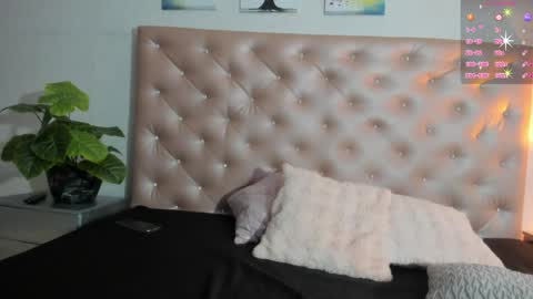 PaulinaSaennz online show from April 6, 1:01 pm