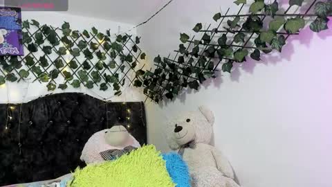 Snapshot of paulinaswan_ chatting on October 7, 2:07 am Paulina online show from October 7, 2:07 am